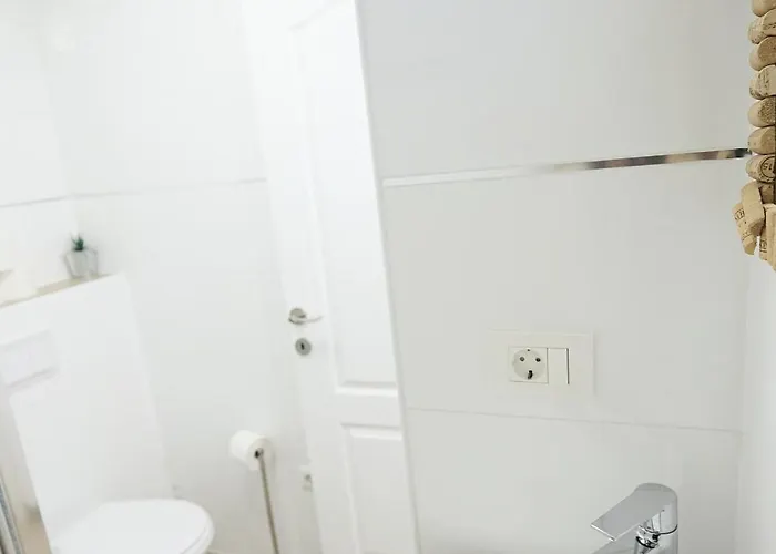 شقة Cvita's Charming Place *
